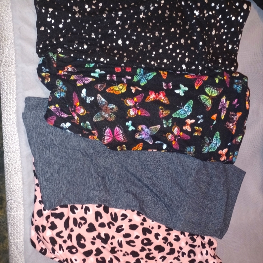 Bundle of leggings (4 pairs) size large